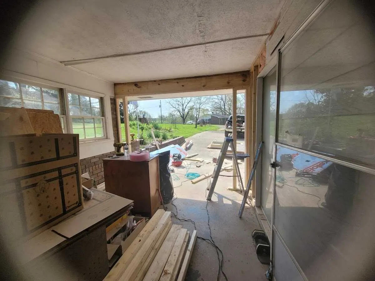 Air movers and dehumidifier for Water Mitigation Services in Price